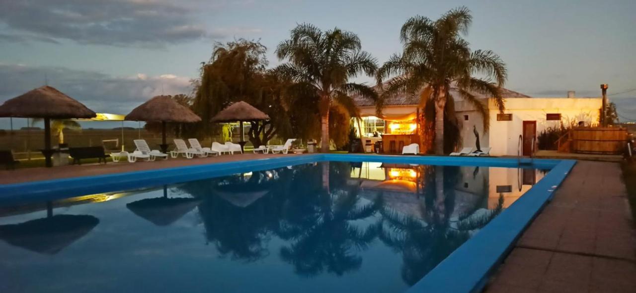 Complejo Turistico Flores Trinidad Exterior foto